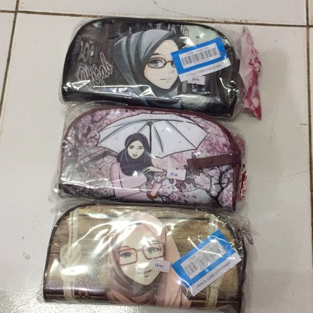 

Pencil Case Hijab