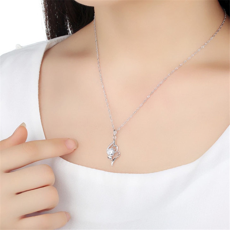 [Ready Stock]Fashion Inlaid Diamond Simple Pendant Love Silver Necklace