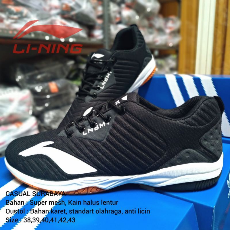 Sepatu Olahraga Badminton Li-Ning Bahan Karet Hitam Putih