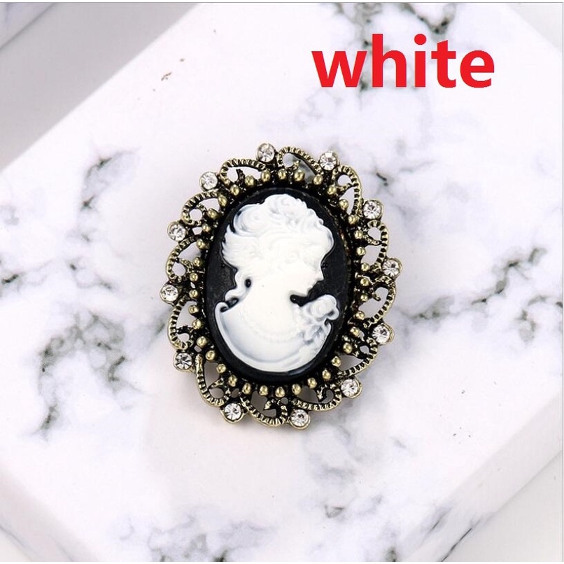 Bros Bentuk Kepala Cameo Retro Bahan Stainless Steel Aksen Berlian Imitasi Untuk Wanita