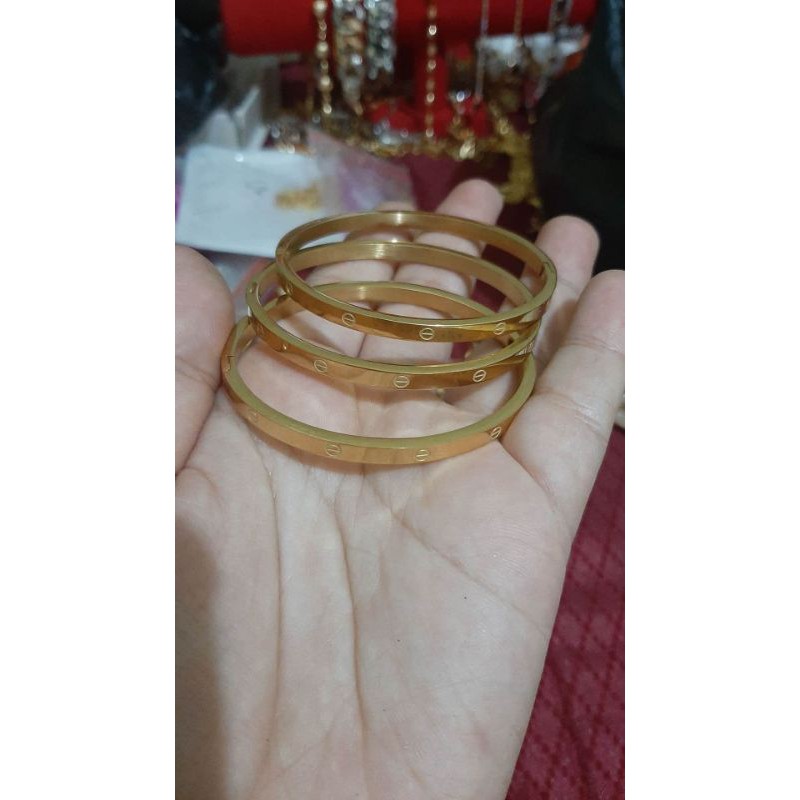 Gelang titanium c1 ,tidak luntur,awet,tahan lama