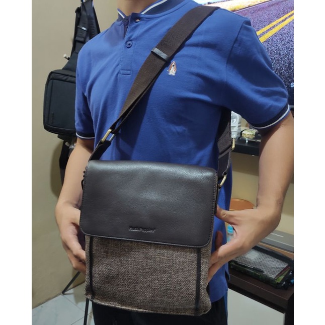READY, TAS SLING BAG PRIA HOGAN ORI HUSH PUPPIES, BAHAN KULIT ASLI MIX KANVAS, SUPEER SALEE