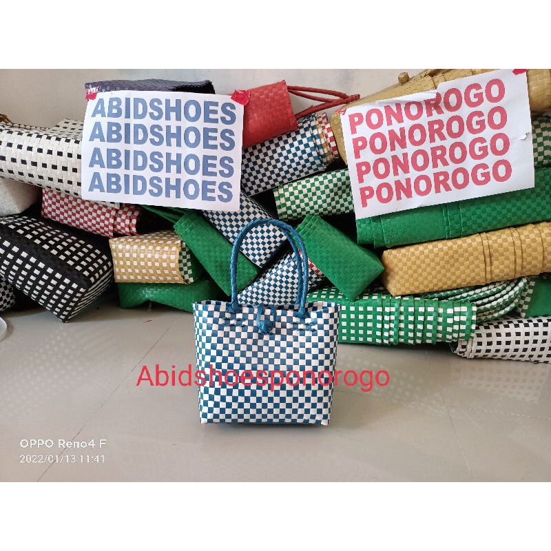 Ready tas souvenir anyaman plastik kaca 9x20 random
