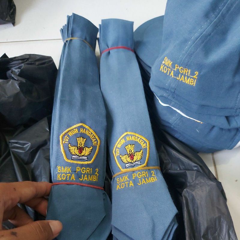 TOPI PESANAN SEKOLAH, BORDIR DAN SABLON