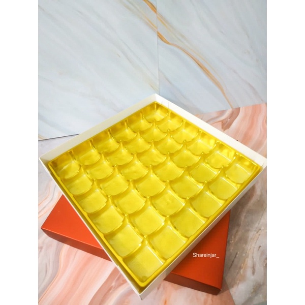 

Box Kotak Nastar Sekat 36 Hole Dus Packaging Pineapple Cake