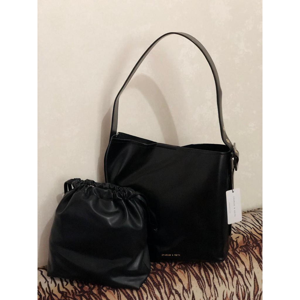 Tas Wanita Charles and Keith Original Asli Murah/Tas Tote Wanita Murah/Tas Kantor/Tas Santai (Baru)