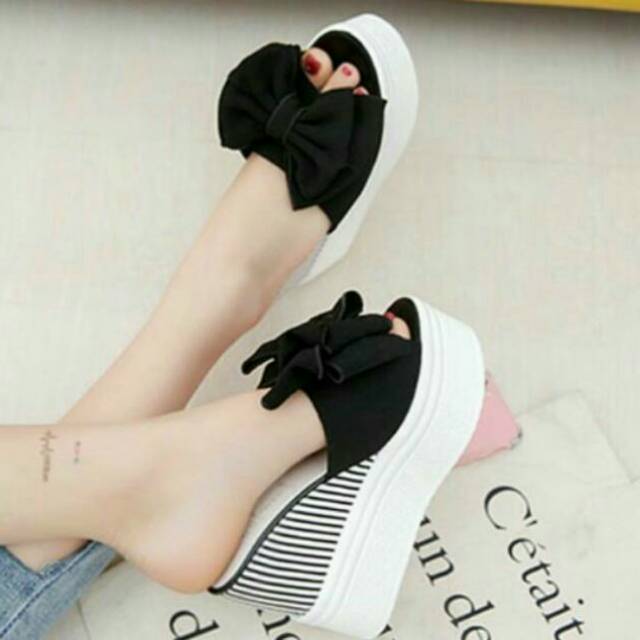 DL 19 Wedges sendal pita salur 12cm