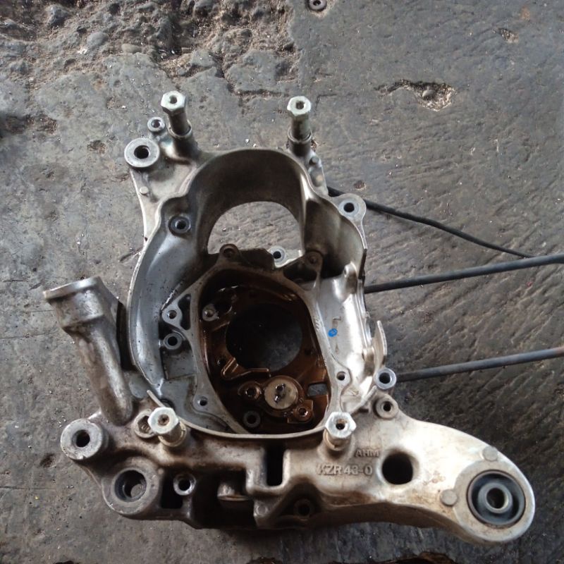 Blok tengah crankcase rengkes sebelah kanan honda vario 125 150 kzr