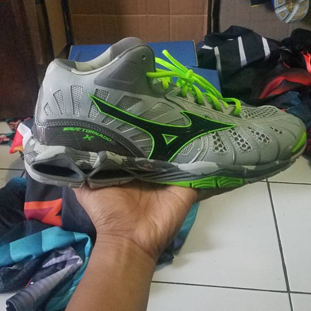 mizuno tornado 5