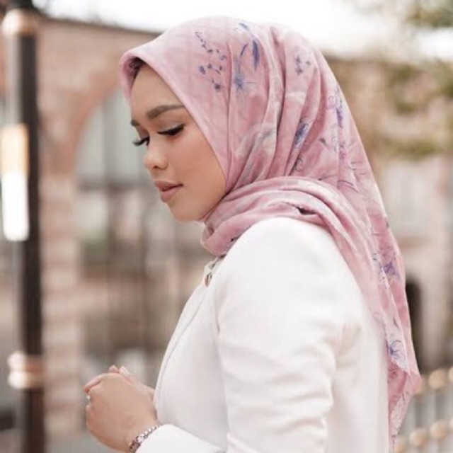 Buttonscarves Sofya Series Pink Salt New as is