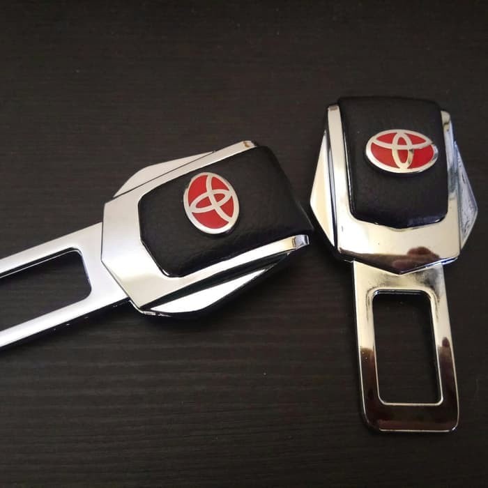 Colokan Seatbelt / Seat belt / Safety Belt Logo Toyota Kulit