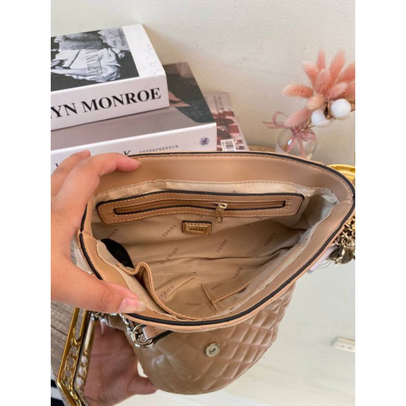 GUESSS Illy Crossbody Bag