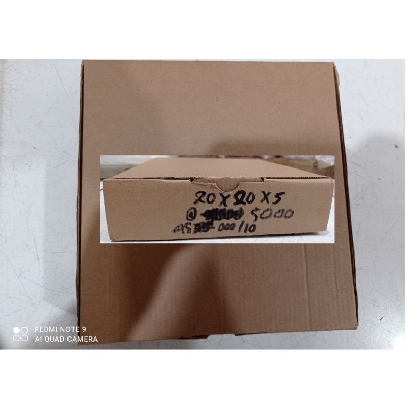 

Dus coklat 20x20x5