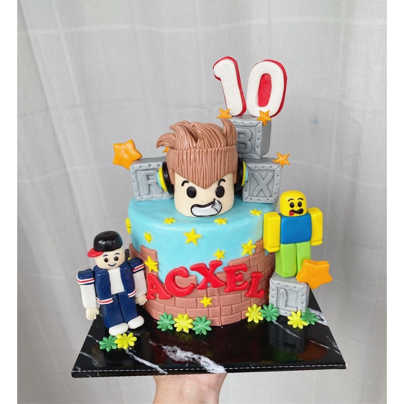 

Cake Roblox Boy & Girl