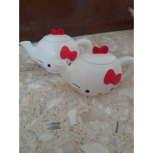 mcdonald teko hello kitty couple mainan
