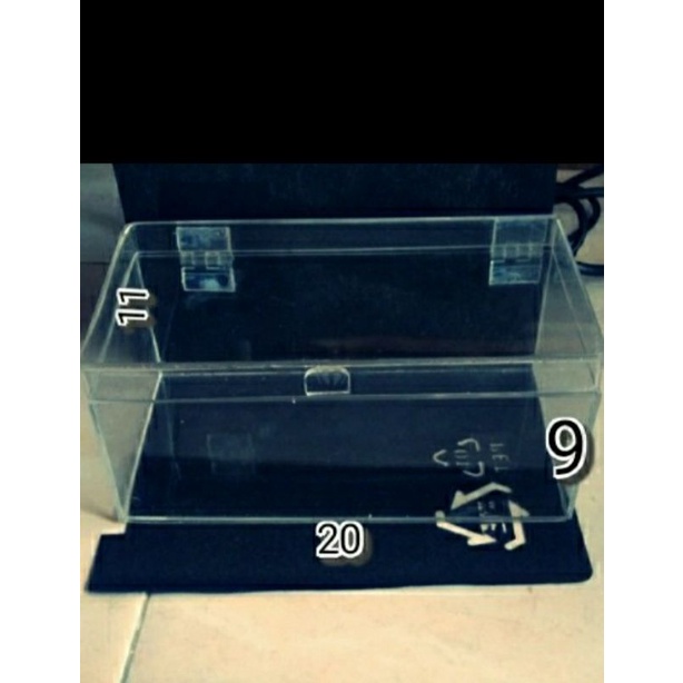 kotak masker akrilik