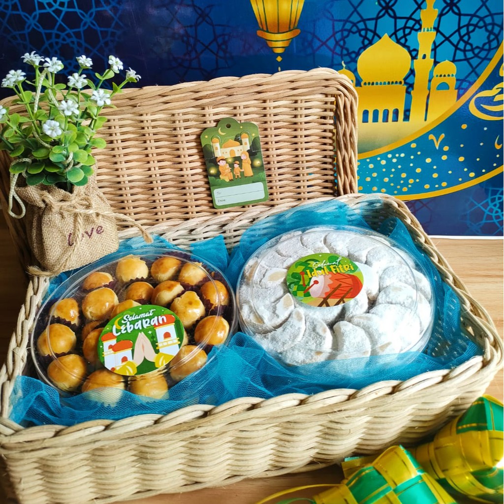 

Hampers Kue Lebaran Premium EID Mubarak 1