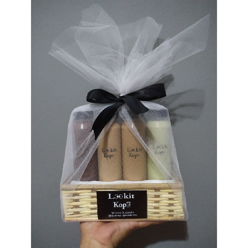 

Hampers / Kado / Give Lookit Kopi For Wisuda / Ulang Tahu / Graduation