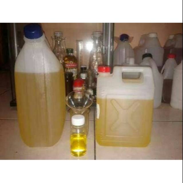 

Minyak daun cengkeh/clove leaf oil 1Kg