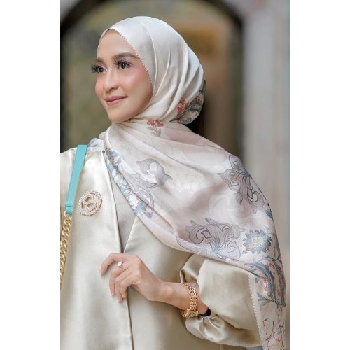 The Topkapi Satin Shawl - Ivory