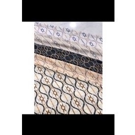 Chain Scarf Wearing Klamby