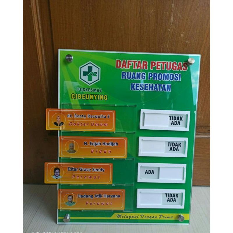 

Akrilik Papan Petugas Pemberi Layanan Lengkap Isi 4 Slot