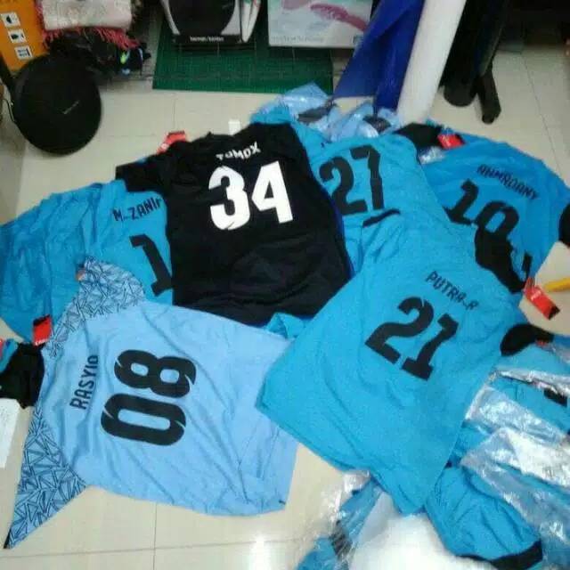 Sablon nama dan nomor punggung bahan polyflex