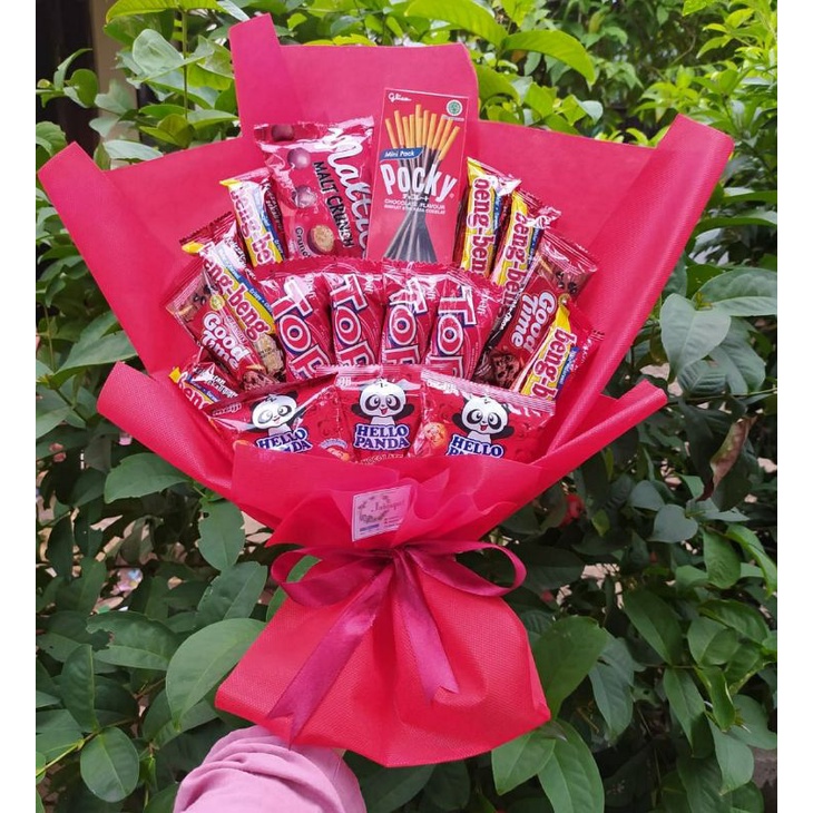 Buket Snack MERAH/paket/bingkisan Snack Ulang Tahun/Ultah/ Wisuda/Kado/Hadiah