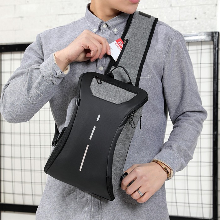 2020 New Korean Chest Bag USB Kecil MB897