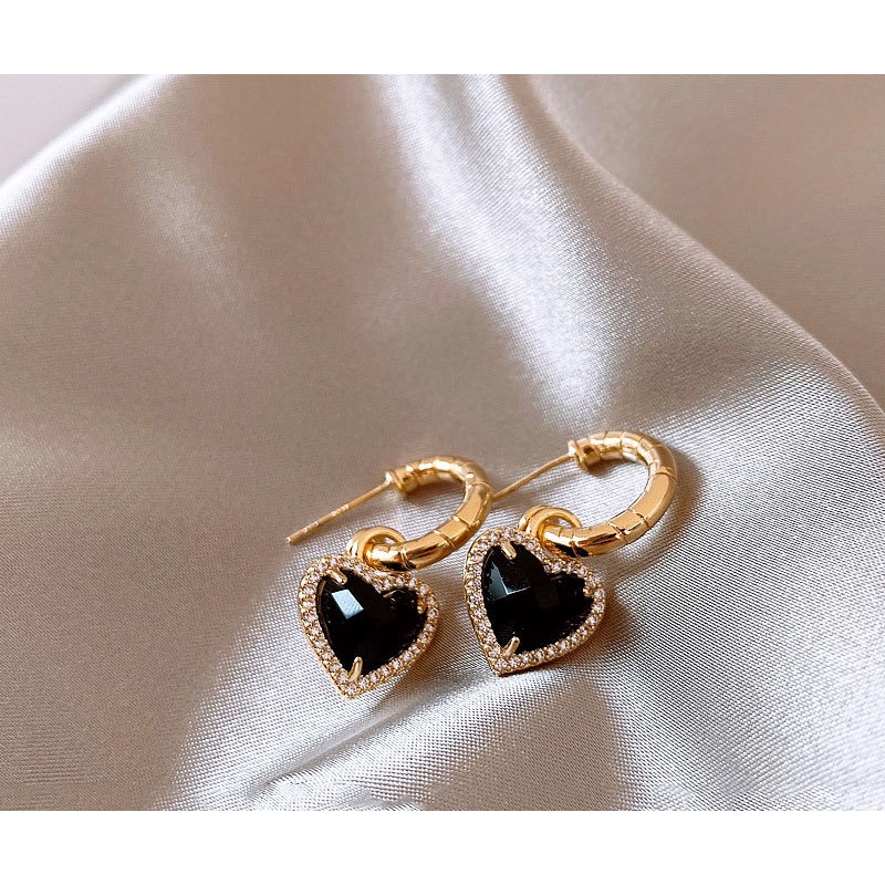 Anting Bentuk Hati Warna Hitam Gaya retro