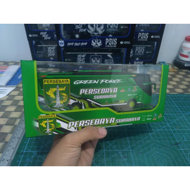 Papercraft bus Persebaya