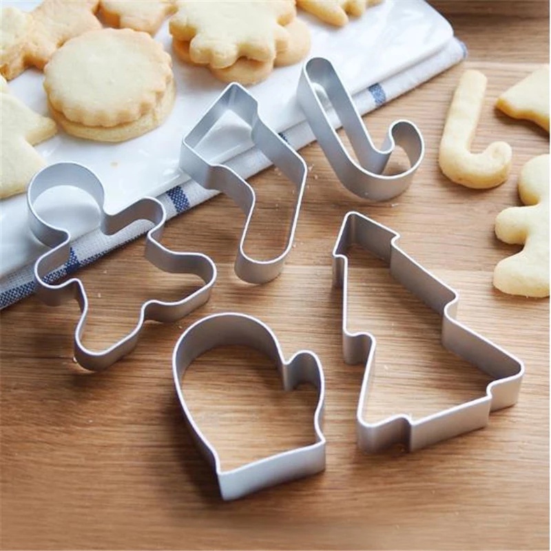 5pcs / Set Cetakan Kue / Biskuit / Permen Seri Natal Bahan Stainless Steel