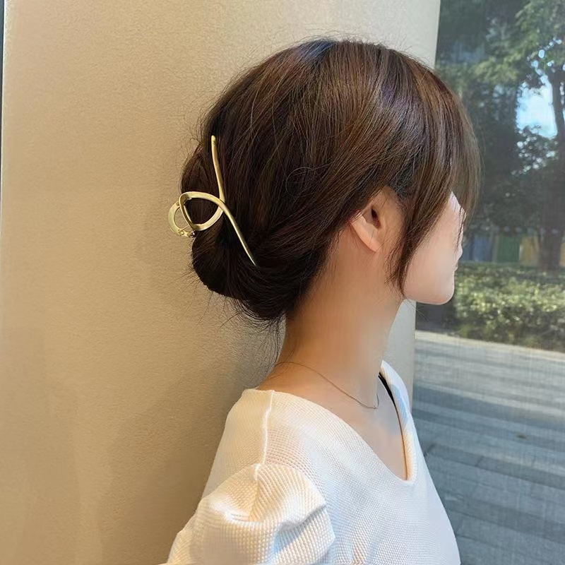 Jepit Rambut/Claw Clips Wanita Bentuk Kupu-Kupu Aksen Mutiara Bahan Resin Korean Style