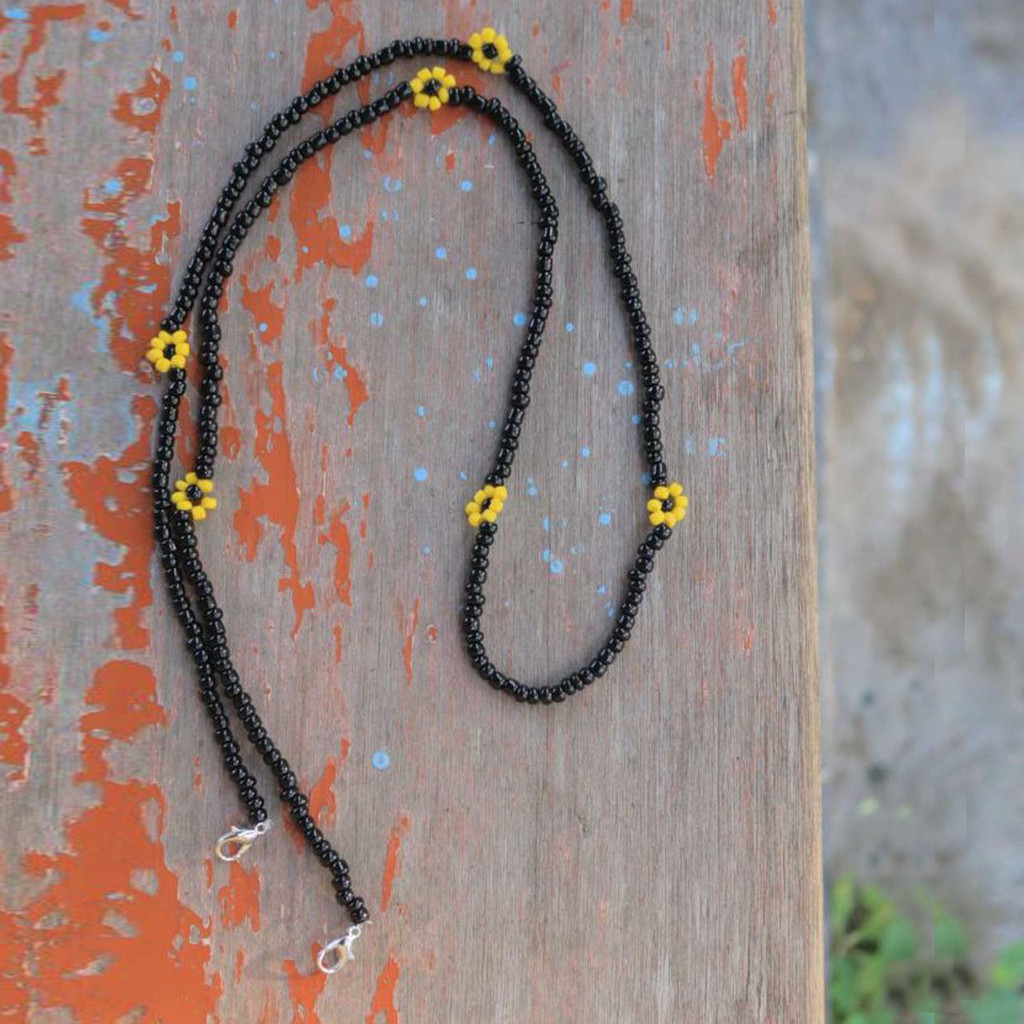 Strap Masker Manik Simple Motif Bunga Kuning by Pagi Masker Hijab Tali Kalung Manik Hitam Kokot