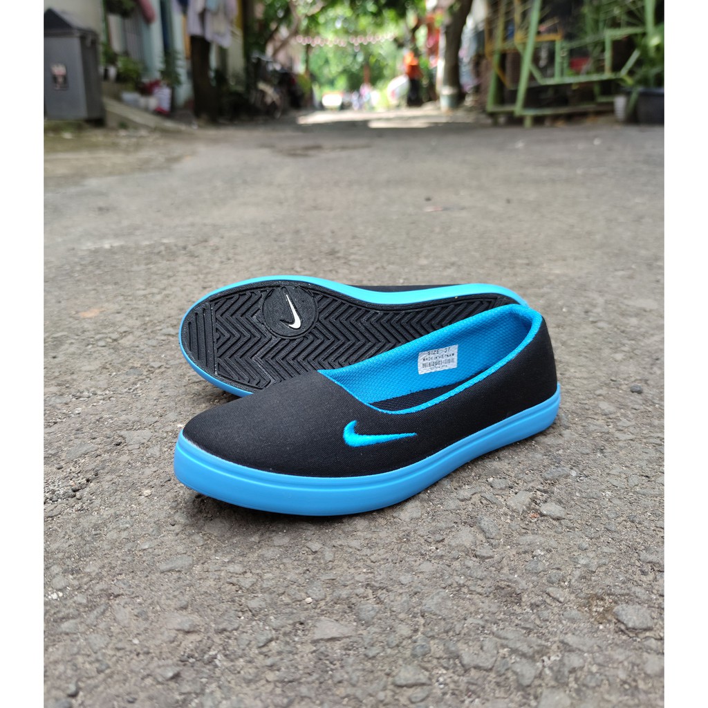 SEPATU WANITA SLIP ON 01HITAM TOSCA.SEPATU KULIAH.SEPATU KERJA.SEPATU HIJABERS.SEPATU SLIP ON WANITA