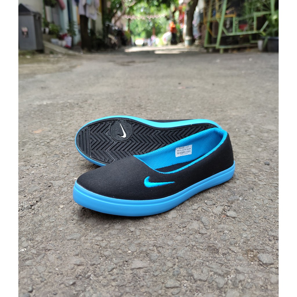 SEPATU WANITA SLIP ON 01HITAM TOSCA.SEPATU KULIAH.SEPATU KERJA.SEPATU HIJABERS.SEPATU SLIP ON WANITA