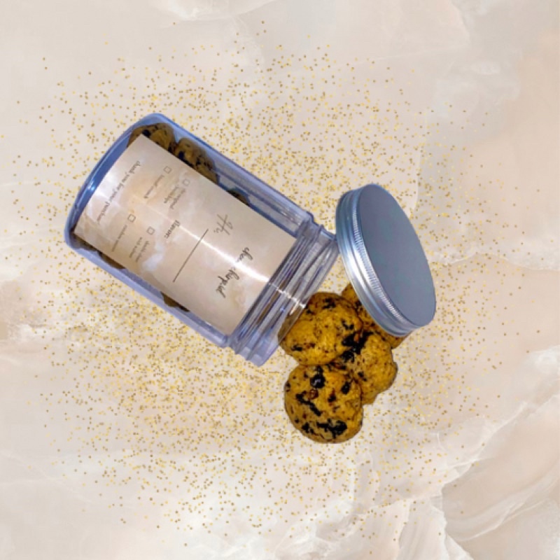 

Mini Cookies in a Jar by choccochirp.id