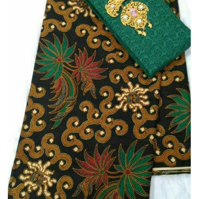 KAIN BATIK  MOTIF  KEMBANG DAN  EMBOS BATIK  ORI PEKALONGAN  