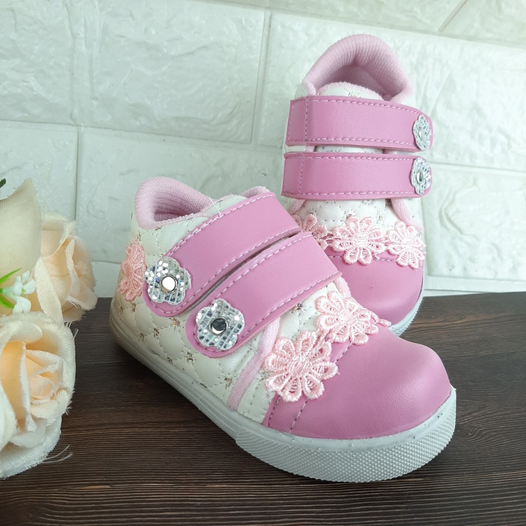 [TAMAN SEPATUKU] SEPATU TRENDY MURAH SNEAKER BUNGA PINK PUTIH PAYET LUCU ANAK PEREMPUAN 1-6 TAHUN BAX05