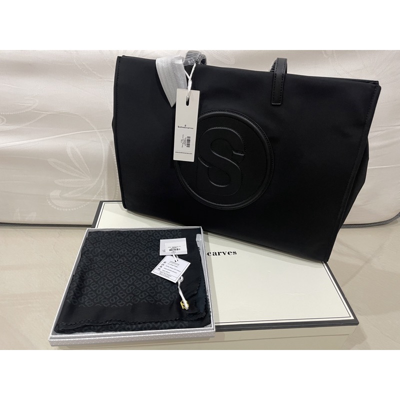 Aaliya Nylon Tote Bag Buttonscarves