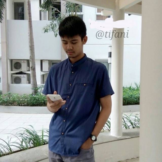 Kemeja Semi Koko in Navy by Fake London