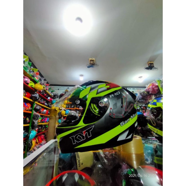 HELM KYT R10 SANMARINO ONGKOS KIRIM 2KG