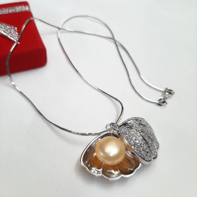 Kalung Cangkang Kerang, Mutiara Air Tawar