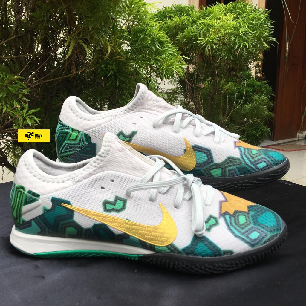 sepatu futsal nike mercurial vapor