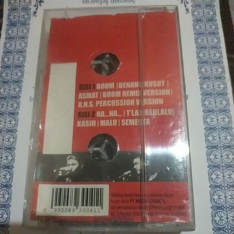 Kaset pita Red42: Dua Sisi