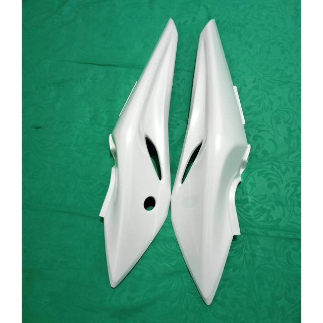 Cover body belakang ninja Rr new putih original