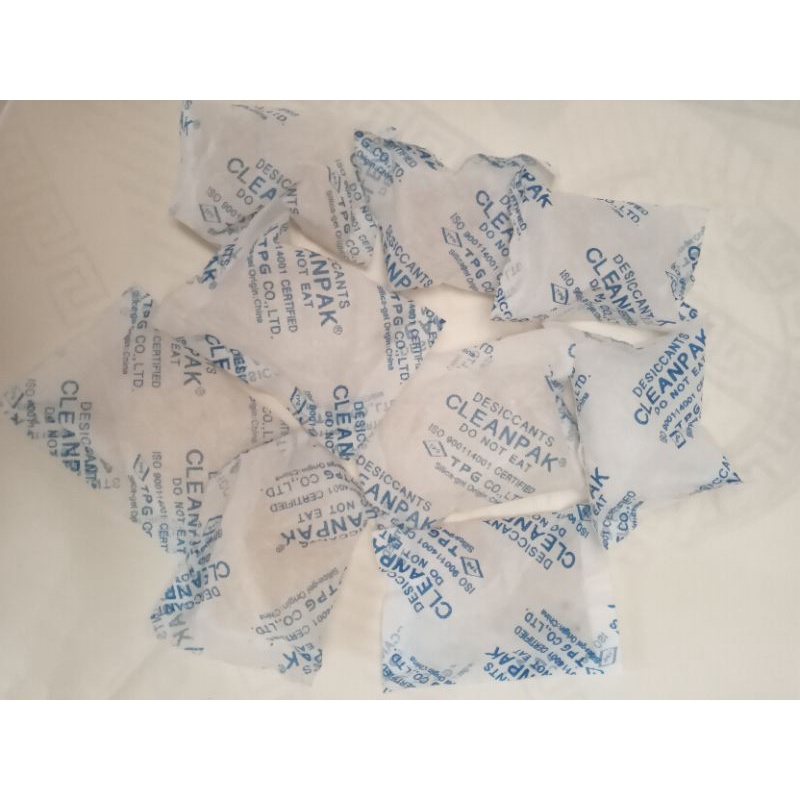 Brownshope/Silica Gel 1kg / Silica Gel Sepatu , Tas , Jaket , Pakaian Dan Elektronik