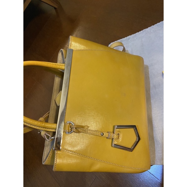 FENDI 2jours preloved