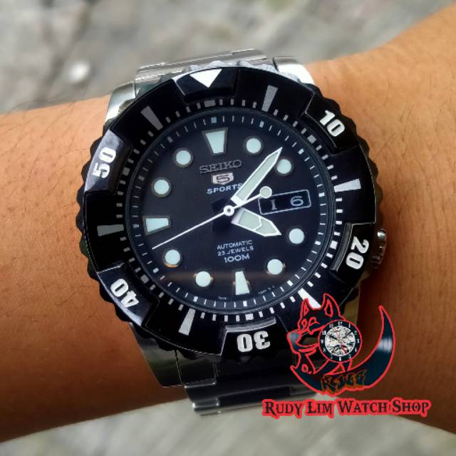 Seiko 5 Sport Bezel Black