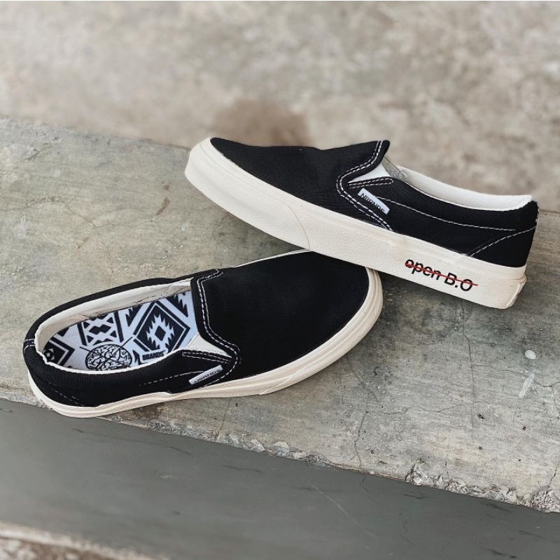 SEPATU PRIA NOBRANDS FOOTWEAR SELOP AKU MASIH POLOS BLACK WHITE BW OPEN BO NO BRANDS NOBRAND SLIPON 